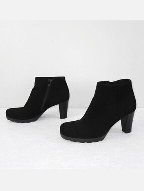 La CANADIENNE Malin Lug Sole Heeled Ankle Booties US 9